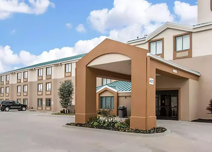 The Douillet By Demeure Hotels